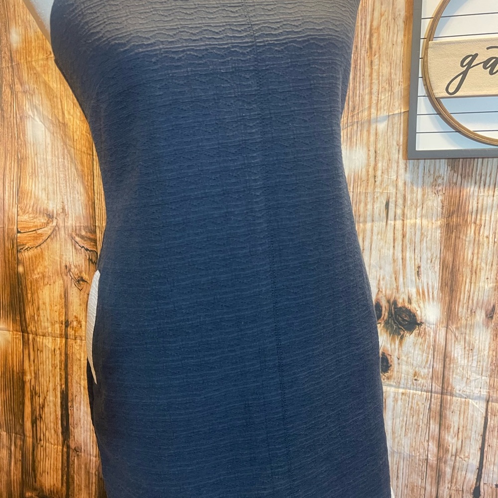 Vineyard Vines navy dress - Picture 9 of 11